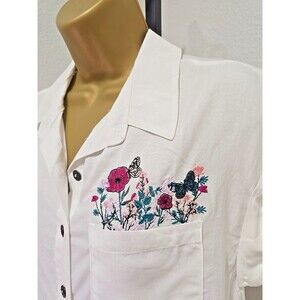 White Embroidered Flower Top Womens Sm Cap Sleeve Pocket Cottage Travel Garden